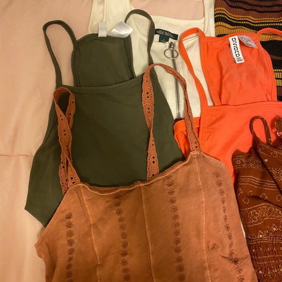 Tank top bundle - Picture 3 of 3